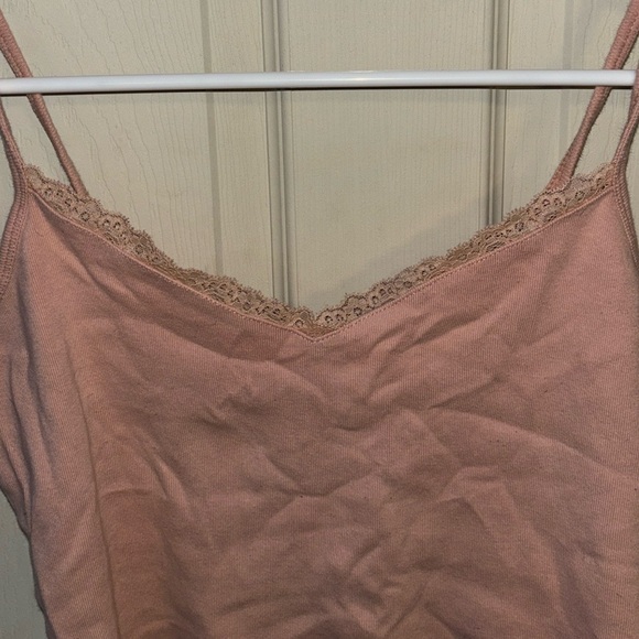 🪻3/$30 Lace trim pink tank!🪻 - Picture 3 of 4